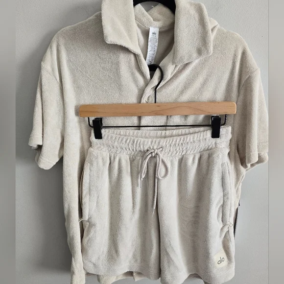 NWT Alo Yoga Coastal Terry Shirt and Short Set Bone Small - Picture 8 of 10